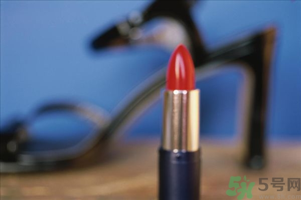 過(guò)期口紅還能用嗎？口紅要化了怎么辦？