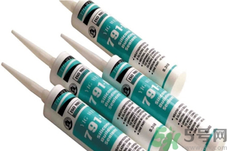 膠可以用什么洗掉？膠水怎么處理干凈？