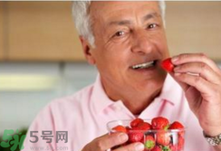 老年人骨質(zhì)疏松吃什么好？骨質(zhì)疏松應(yīng)該如何預(yù)防？