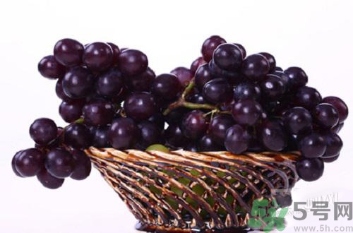 葡萄不能和什么一起吃？葡萄的食用禁忌
