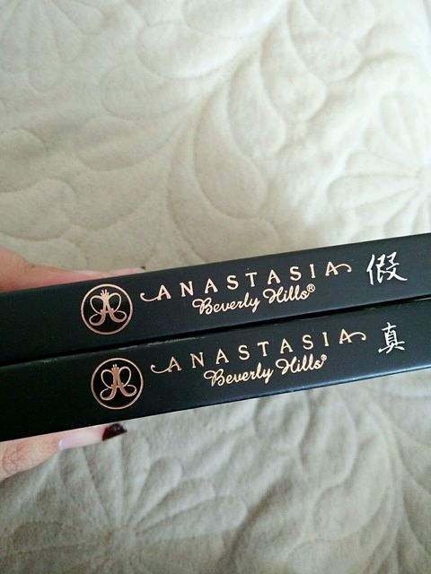 Anastasia修容盤真假辨別圖 Anastasia修容盤真?zhèn)舞b別對(duì)比