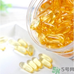 魚油含激素嗎?魚油吃多了會怎樣 魚油含激素嗎?魚油吃多了會怎樣