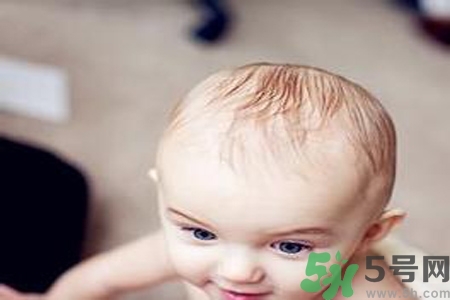 寶寶頭發(fā)少怎么辦？寶寶頭發(fā)少什么原因？