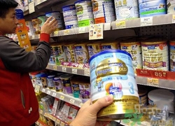 有機(jī)奶粉和配方奶粉有什么區(qū)別？有機(jī)奶粉和配方奶粉哪個(gè)好？