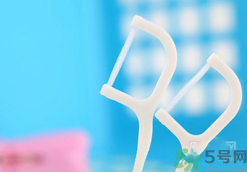 用牙線牙齦出血是怎么回事？用牙線牙齦出血怎么辦？