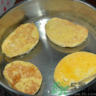 雞蛋煎饅頭片怎么做?雞蛋煎饅頭片的做法 雞蛋煎饅頭片怎么做?雞蛋煎饅頭片的做法