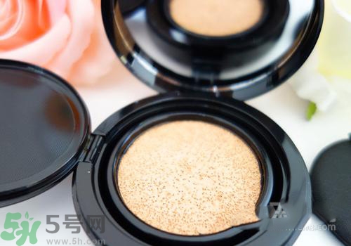 cc霜和防曬霜哪個(gè)先用？cc霜和防曬霜的使用順序