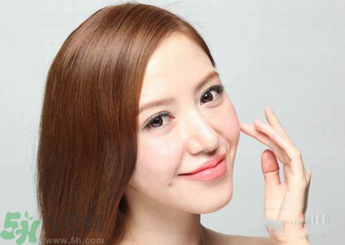 cc霜和粉底液的區(qū)別 cc霜和粉底液哪個先用？