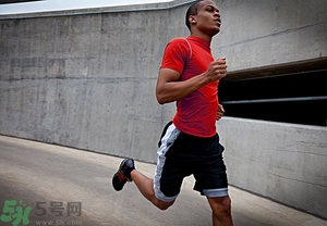 咳嗽的時(shí)候可以跑步嗎?咳嗽跑步好嗎 咳嗽的時(shí)候可以跑步嗎?咳嗽跑步好嗎