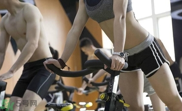 女生可以練腹肌嗎？女生怎么練腹??？