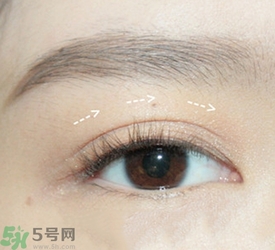 戴眼鏡怎么化妝？眼鏡妝怎么畫