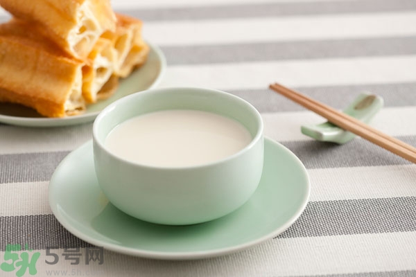 豆奶粉結塊還能喝嗎？豆奶粉分層還能喝嗎？