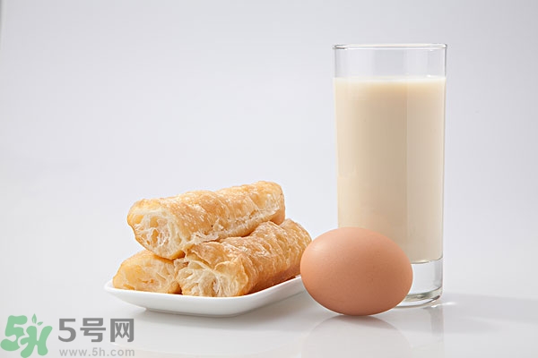 豆奶粉結(jié)塊還能喝嗎？豆奶粉分層還能喝嗎？