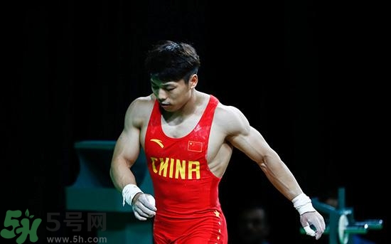 諶利軍舉重棄權(quán) 舉重為什么容易腿抽筋？