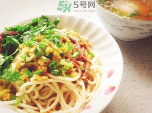 吃熱干面會長胖嗎?一碗熱干面的熱量高嗎 吃熱干面會長胖嗎?一碗熱干面的熱量高嗎