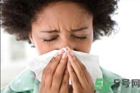 過敏性鼻炎的發(fā)病因素是什么？過敏性鼻炎的并發(fā)癥有哪些？