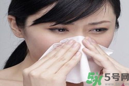 過敏性鼻炎的發(fā)病因素是什么？過敏性鼻炎的并發(fā)癥有哪些？