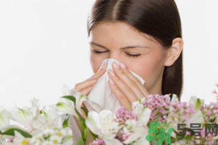 過敏性鼻炎的發(fā)病因素是什么？過敏性鼻炎的并發(fā)癥有哪些？