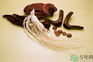 人參能生吃嗎？人參能泡水喝嗎？