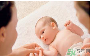 寶寶長奶蘚怎么回事？寶寶長奶蘚怎么辦？