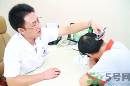 脫發(fā)會(huì)遺傳嗎？脫發(fā)遺傳可以治療嗎？