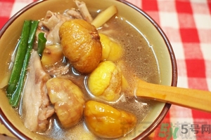 板栗燉鴨好還是燉雞好？栗子燒雞的家常做法