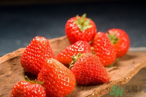草莓有點(diǎn)爛還能吃嗎？草莓爛了一點(diǎn)還能吃嗎？