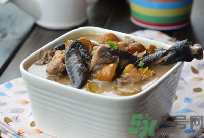 板栗燉鴨好還是燉雞好？栗子燒雞的家常做法