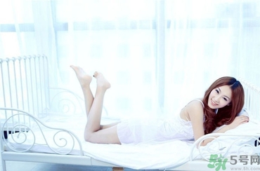 初一女孩能穿情趣內衣嗎？初中女生應該穿什么內衣？