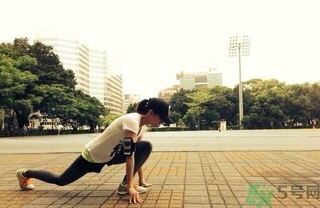 女生健身喝什么牛奶好？女生健身吃什么好？