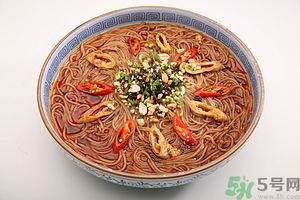 吃酸辣粉會(huì)長胖嗎?酸辣粉的熱量是多少 吃酸辣粉會(huì)長胖嗎?酸辣粉的熱量是多少