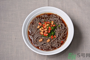 吃酸辣粉會(huì)長胖嗎?酸辣粉的熱量是多少 吃酸辣粉會(huì)長胖嗎?酸辣粉的熱量是多少