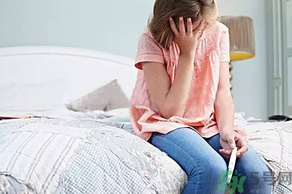 女人不孕不育是什么原因引起的？女人不孕不育怎么檢查？