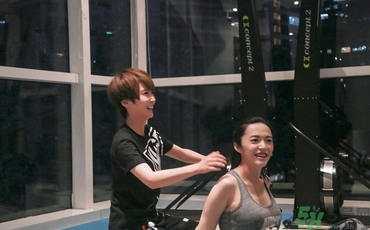 女生去健身房怎么穿衣服？女生去健身房穿什么鞋？