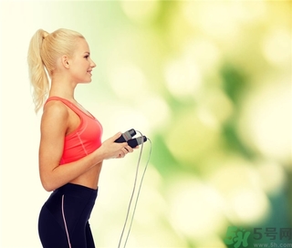 跳繩會讓胸部下垂嗎？跳繩會導(dǎo)致胸下垂嗎？