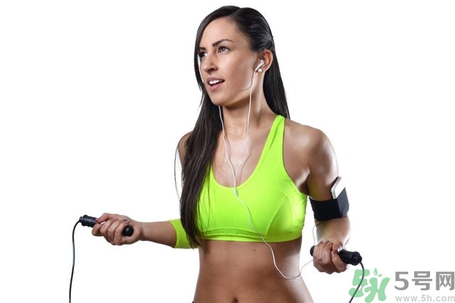 跳繩會讓胸部下垂嗎？跳繩會導(dǎo)致胸下垂嗎？