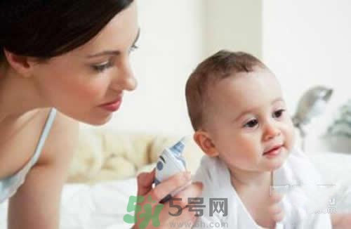 寶寶發(fā)燒多久量一次體溫？寶寶發(fā)燒怎么量體溫？