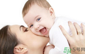 魚肝油可以和奶粉一起吃嗎？魚肝油怎么給寶寶吃？