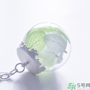 易茯苓項(xiàng)鏈?zhǔn)裁磁谱?？易茯苓?xiàng)鏈同款