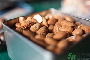 吃杏仁會(huì)胖嗎?杏仁的熱量是多少 吃杏仁會(huì)胖嗎?杏仁的熱量是多少