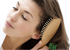 為什么秋季季容易脫發(fā)？秋季脫發(fā)嚴(yán)重怎么辦？