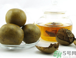 羅漢果可以和菊花一起泡水喝嗎？羅漢果菊花茶的做法及營養(yǎng)價(jià)值