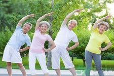 預防骨病需要注意哪些姿勢？秋季預防骨病的方法有哪些？