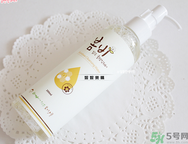 春雨卸妝水好用嗎？春雨卸妝水怎么使用？