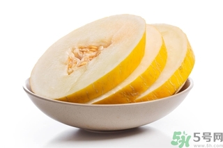 哈密瓜榨汁要加水嗎？哈密瓜榨汁搭配什么？