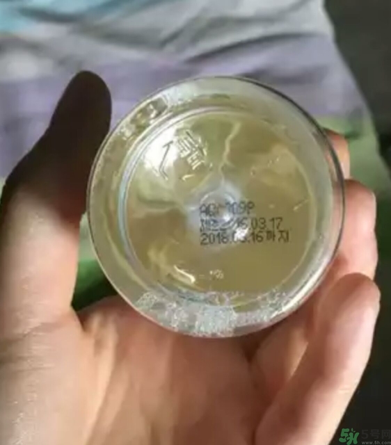 春雨水乳真假辨別真?zhèn)?春雨蜂蜜水乳真假鑒別圖 春雨水乳真假辨別真?zhèn)?春雨蜂蜜水乳真假鑒別圖