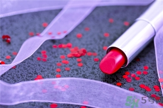 口紅掉色正常嗎？口紅掉色好還是不掉色好？