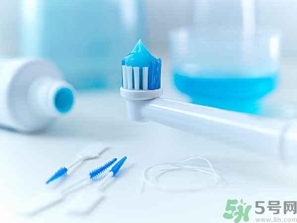 牙膏吃進(jìn)肚子有事嗎?牙膏吃進(jìn)去會(huì)怎么樣