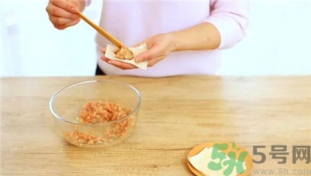 鮮蝦燒麥怎么做?鮮蝦燒麥的做法 鮮蝦燒麥怎么做?鮮蝦燒麥的做法