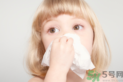 秋季該如何預(yù)防寶寶感冒?預(yù)防寶寶秋季感冒飲食推薦 秋季該如何預(yù)防寶寶感冒?預(yù)防寶寶秋季感冒飲食推薦